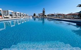 Sirenes Beach Resort